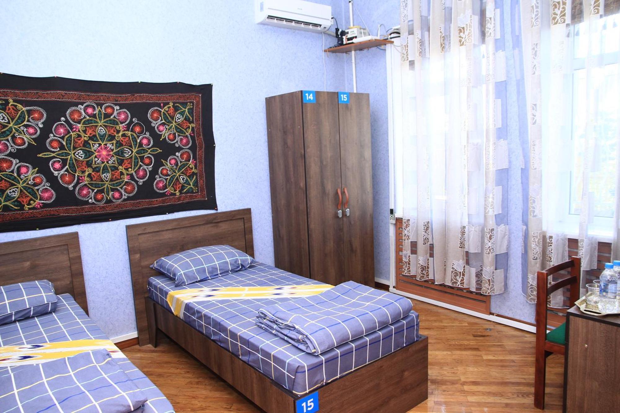 Yellow Hostel Душанбе Екстер'єр фото