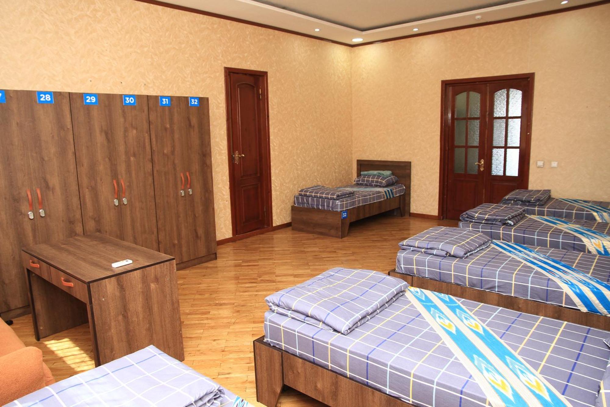 Yellow Hostel Душанбе Екстер'єр фото