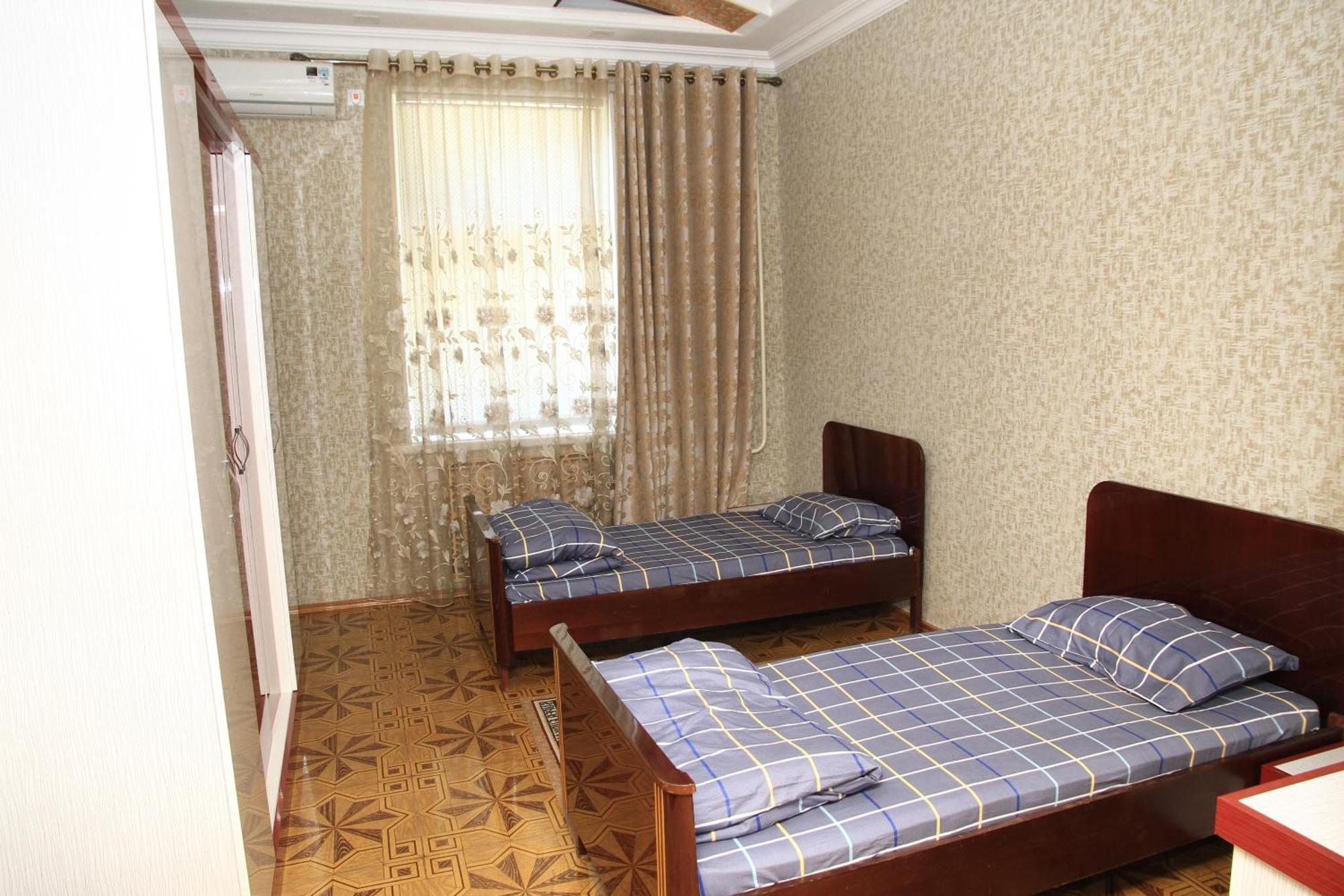 Yellow Hostel Душанбе Екстер'єр фото
