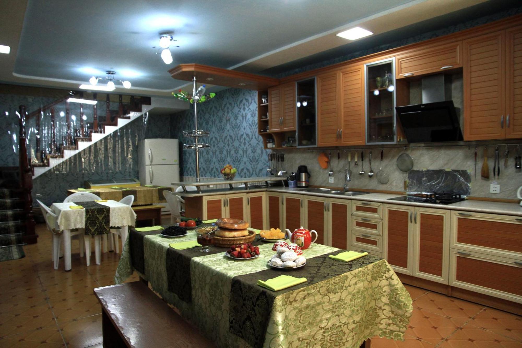 Yellow Hostel Душанбе Екстер'єр фото