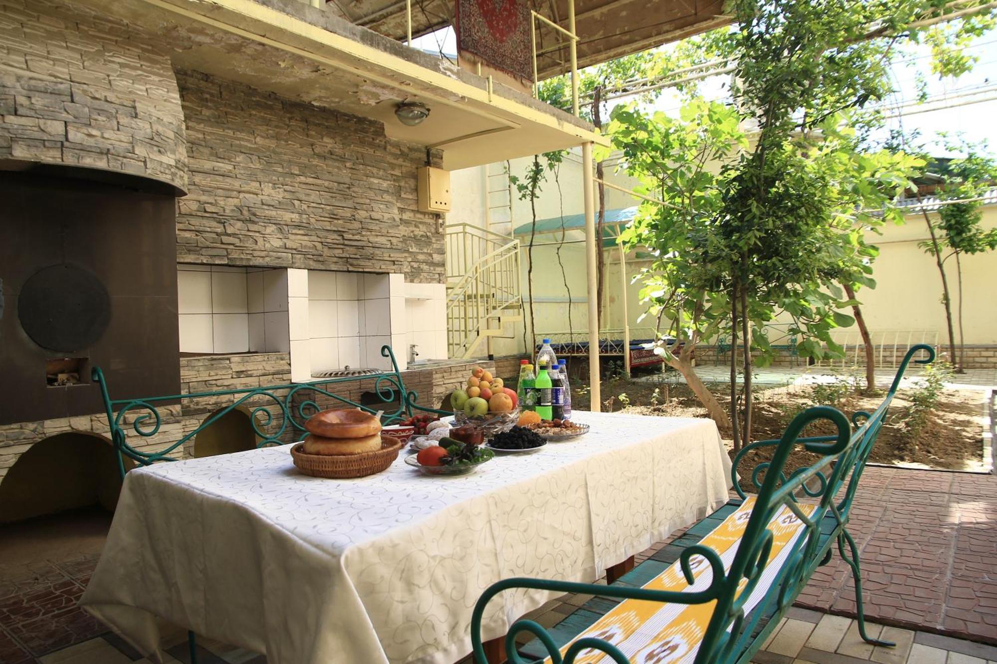 Yellow Hostel Душанбе Екстер'єр фото