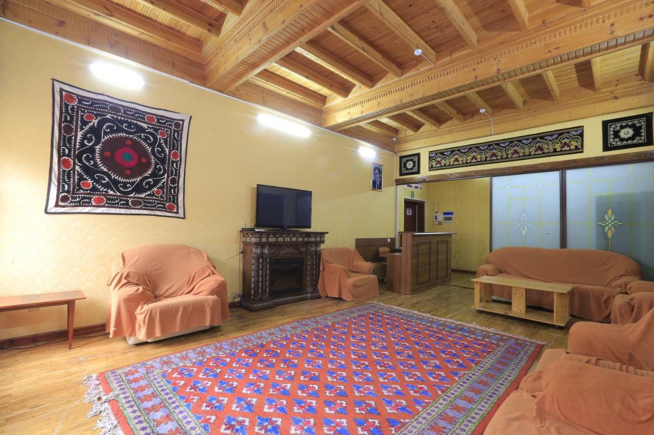 Yellow Hostel Душанбе Екстер'єр фото