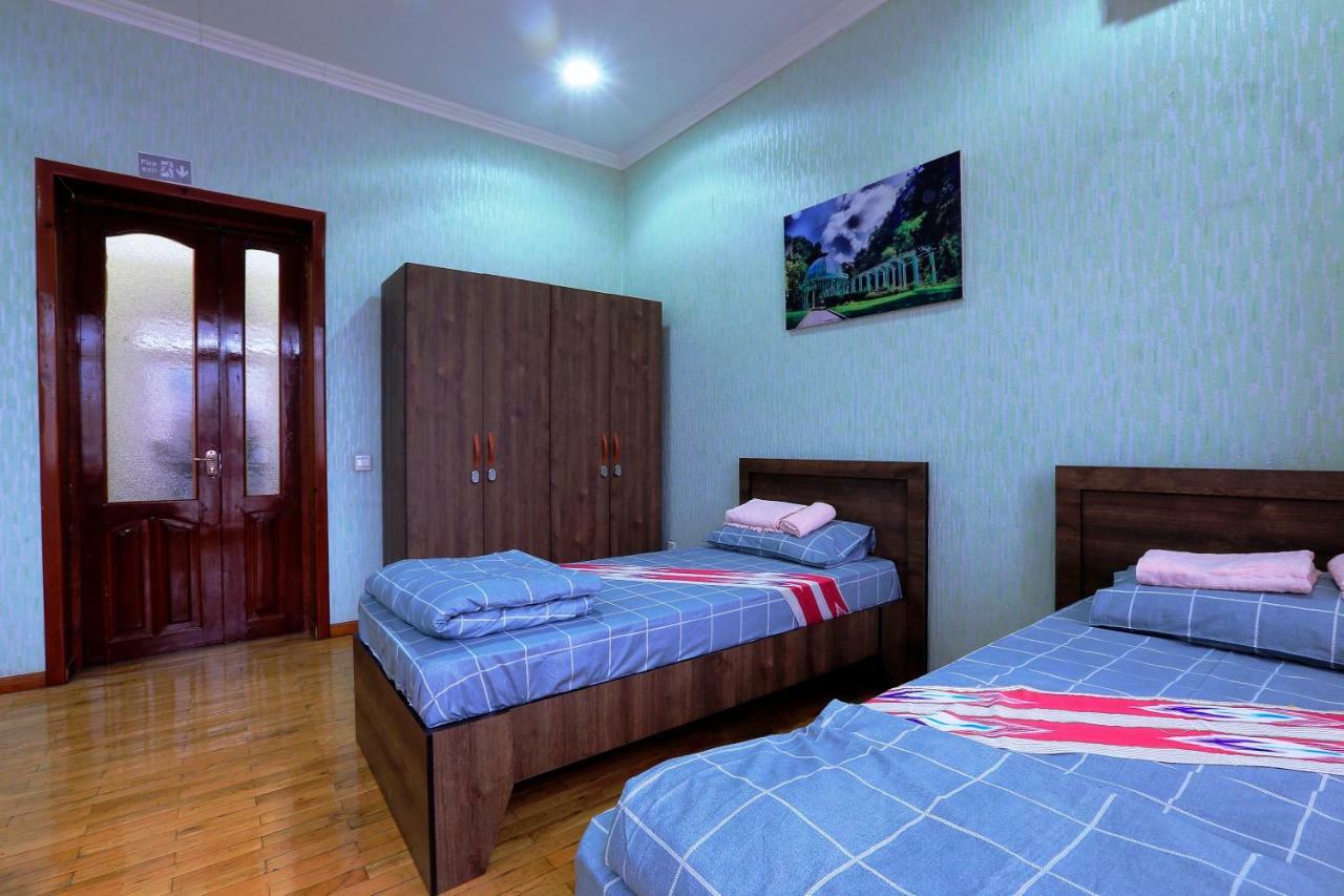 Yellow Hostel Душанбе Екстер'єр фото