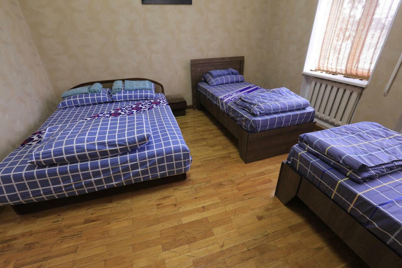 Yellow Hostel Душанбе Екстер'єр фото