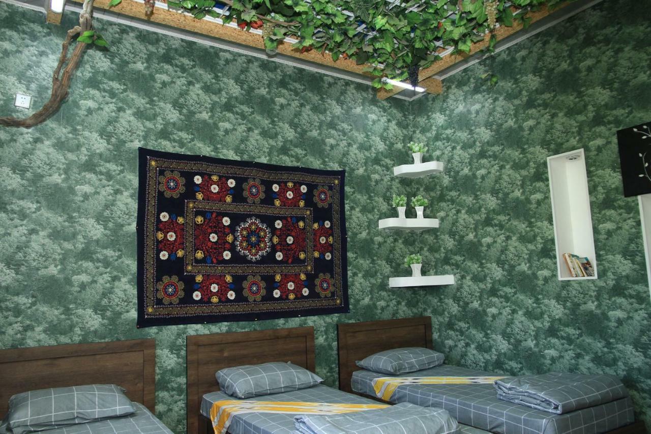 Yellow Hostel Душанбе Екстер'єр фото