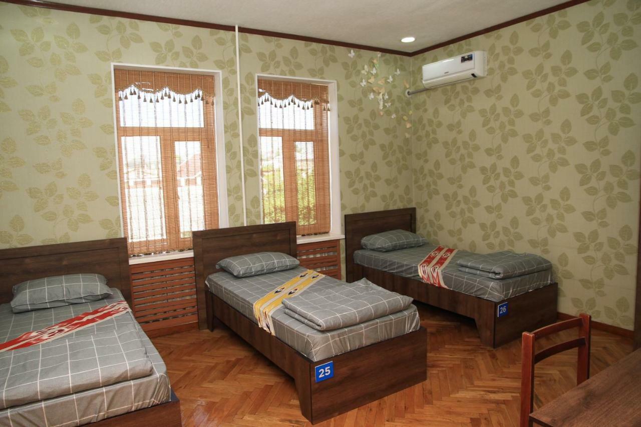 Yellow Hostel Душанбе Екстер'єр фото