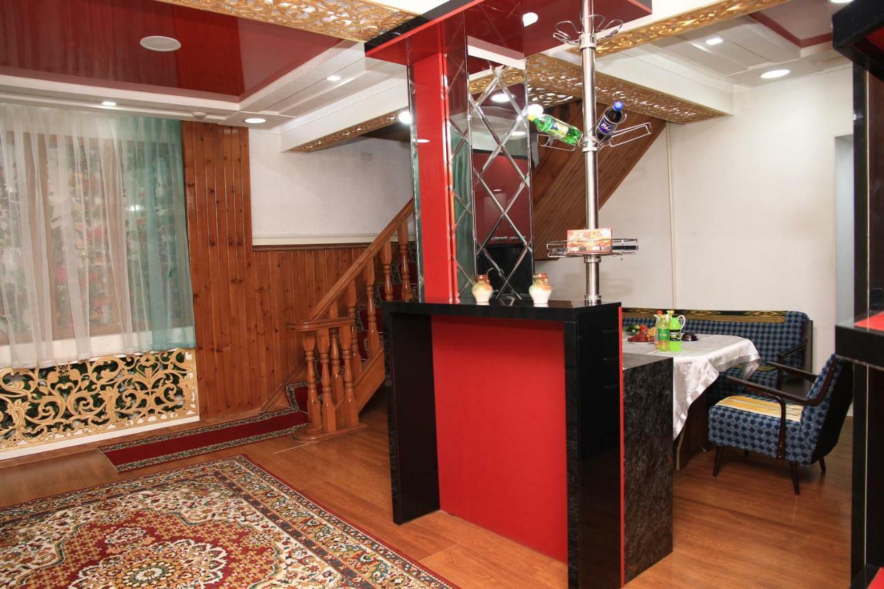 Yellow Hostel Душанбе Екстер'єр фото